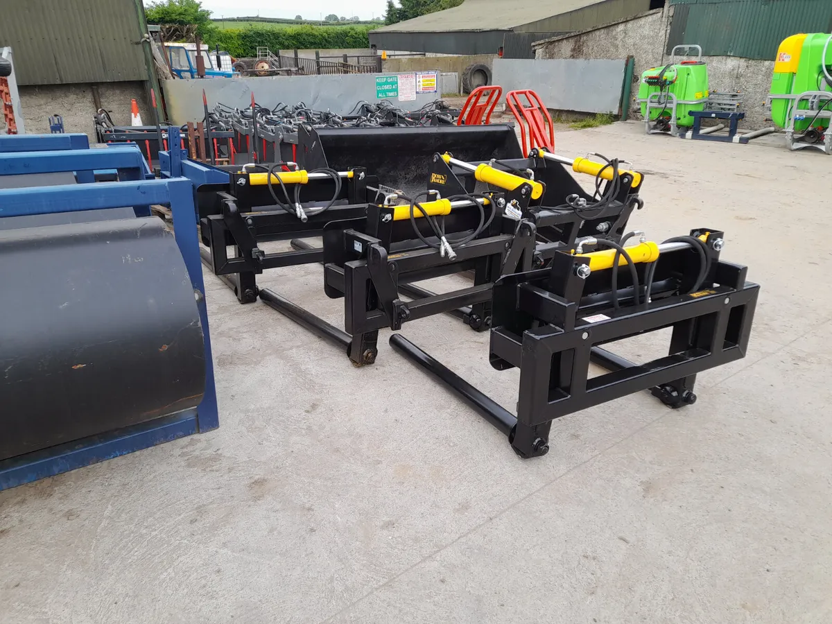 New Rossmore hydraulic bale squeezer - Image 2