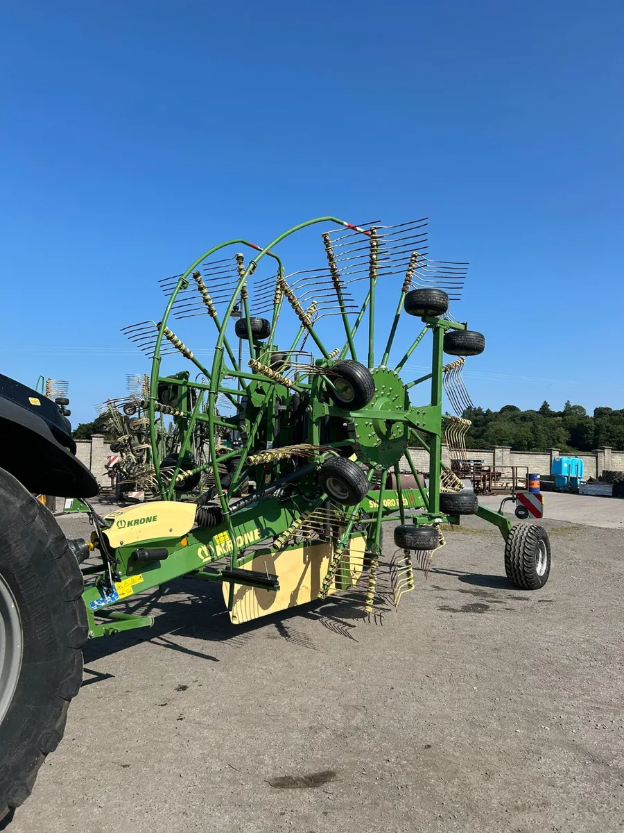 Krone TC930 plus rake - Image 1