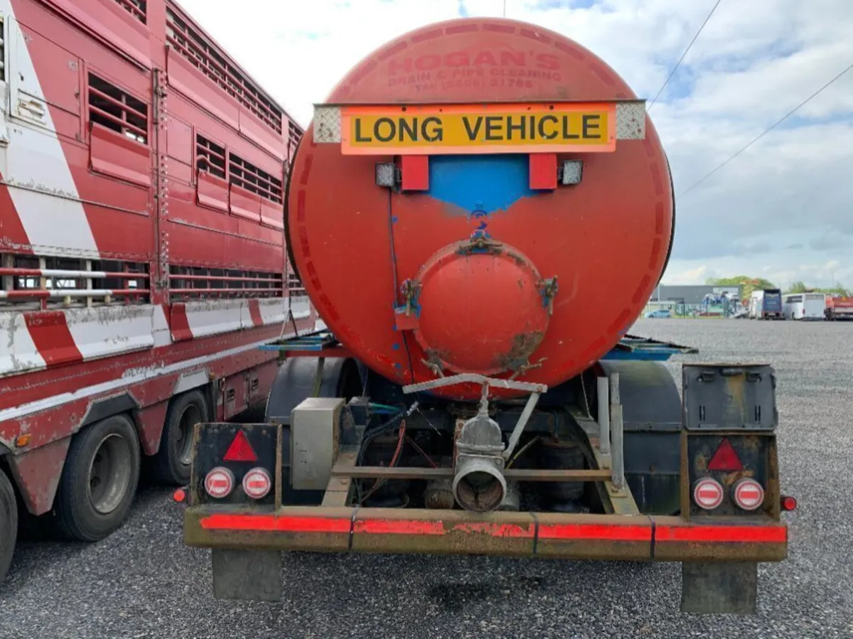 2006 Clayton Tri Axle Artic Barrell c/w Pump - Image 4