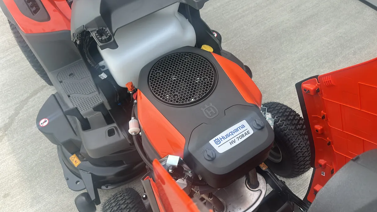 Husqvarna TC220T ride on Lawnmower NEW MODEL - Image 4