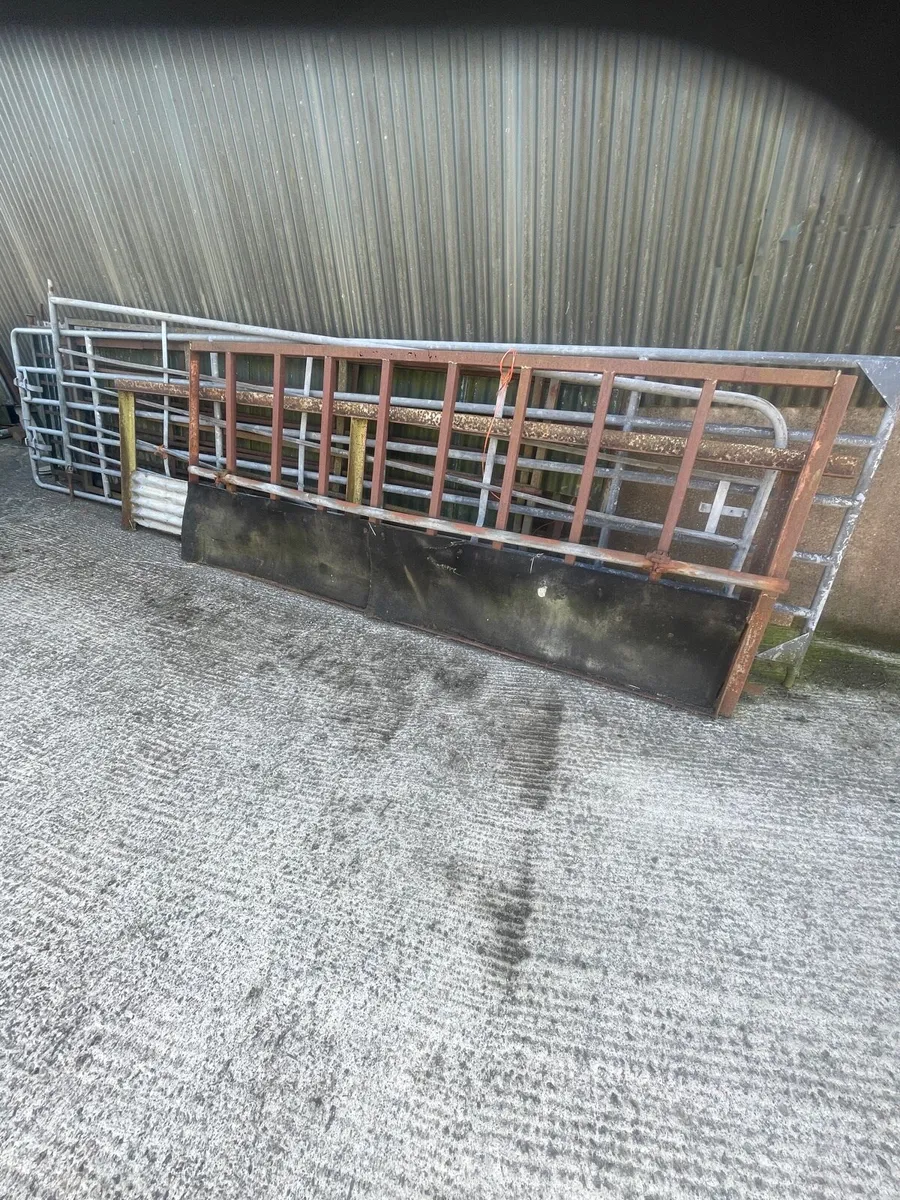 Gates various sizes, railway sleepers for sale - Image 1