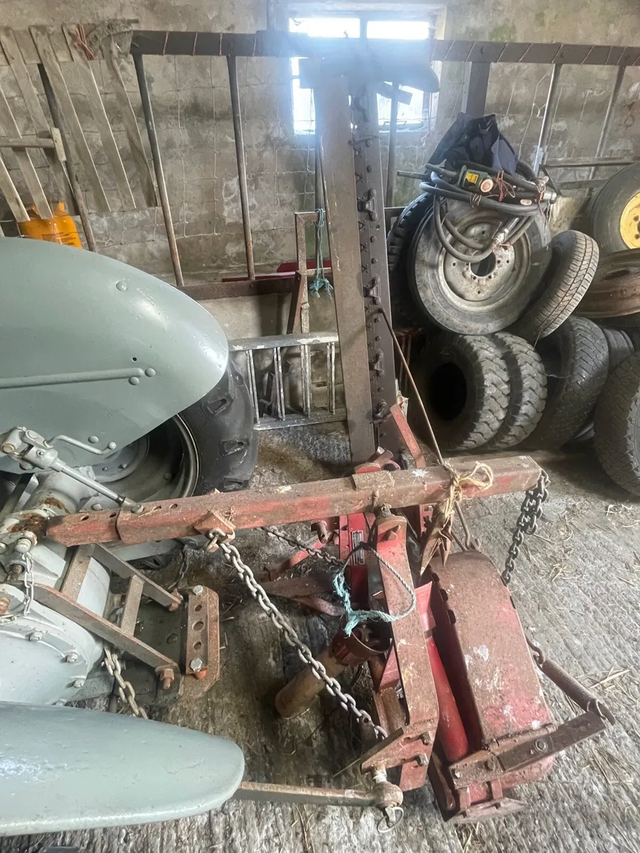 Cutting Bar, Hay Flash and 2500L Oil Tank for sale - Image 3