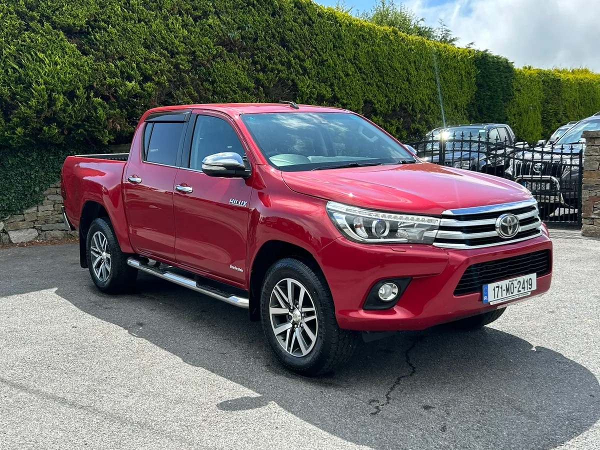 2017 Toyota Hi-Lux Invincible  2.4 D4D - Image 1