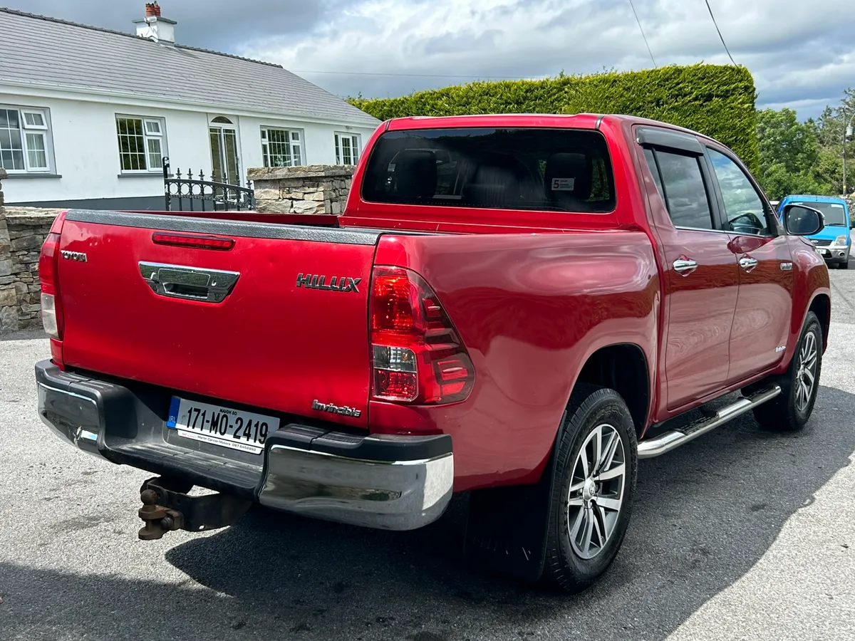 2017 Toyota Hi-Lux Invincible  2.4 D4D - Image 4