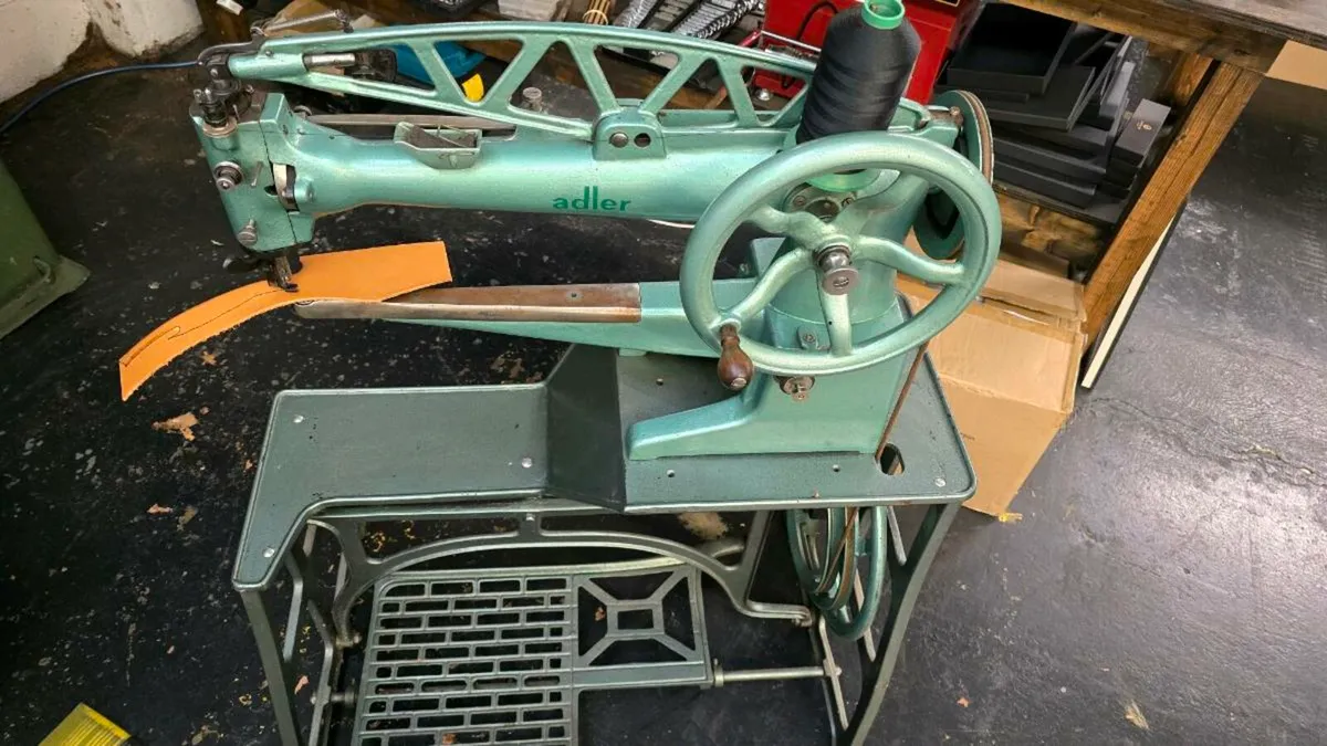 Sewing machine - Image 1