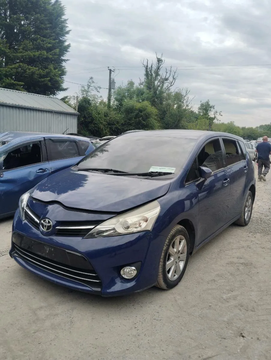 Breaking Toyota verso 2016 1.6 diesel - Image 1