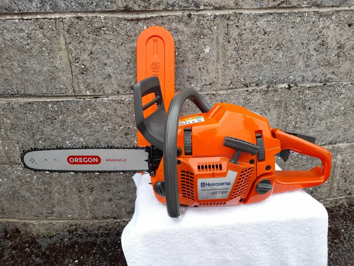 Selling Chainsaw - Image 1