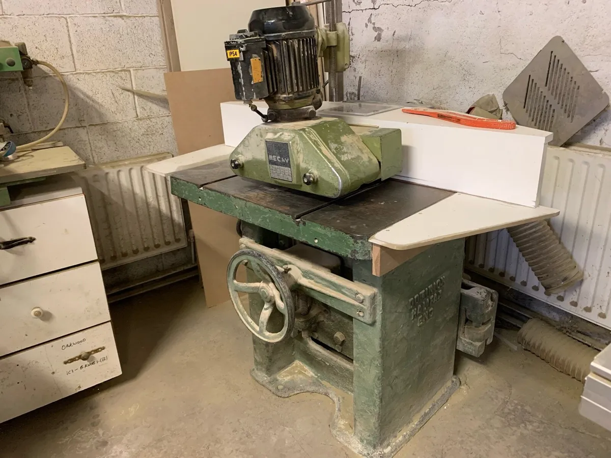 Spindle moulder with power feed - Image 2