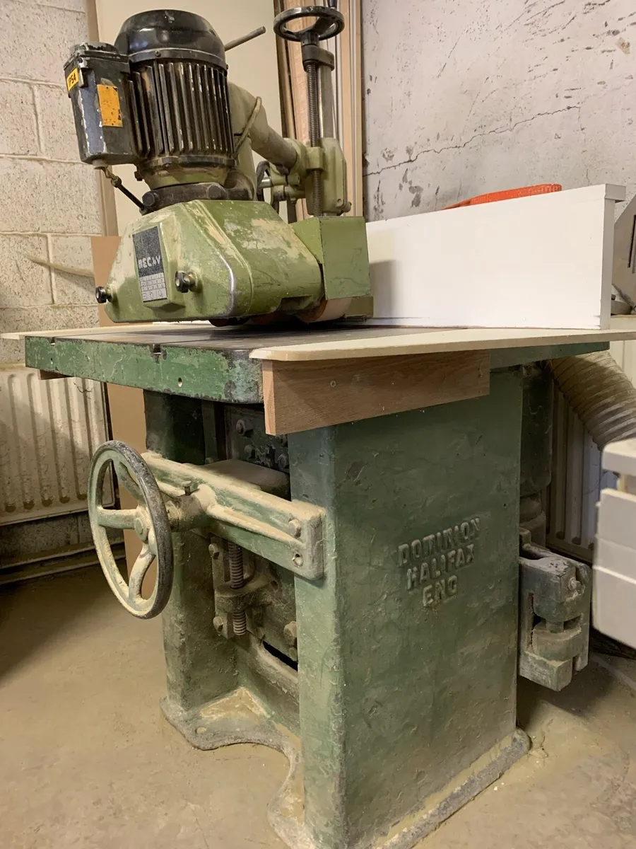 Spindle moulder with power feed - Image 3