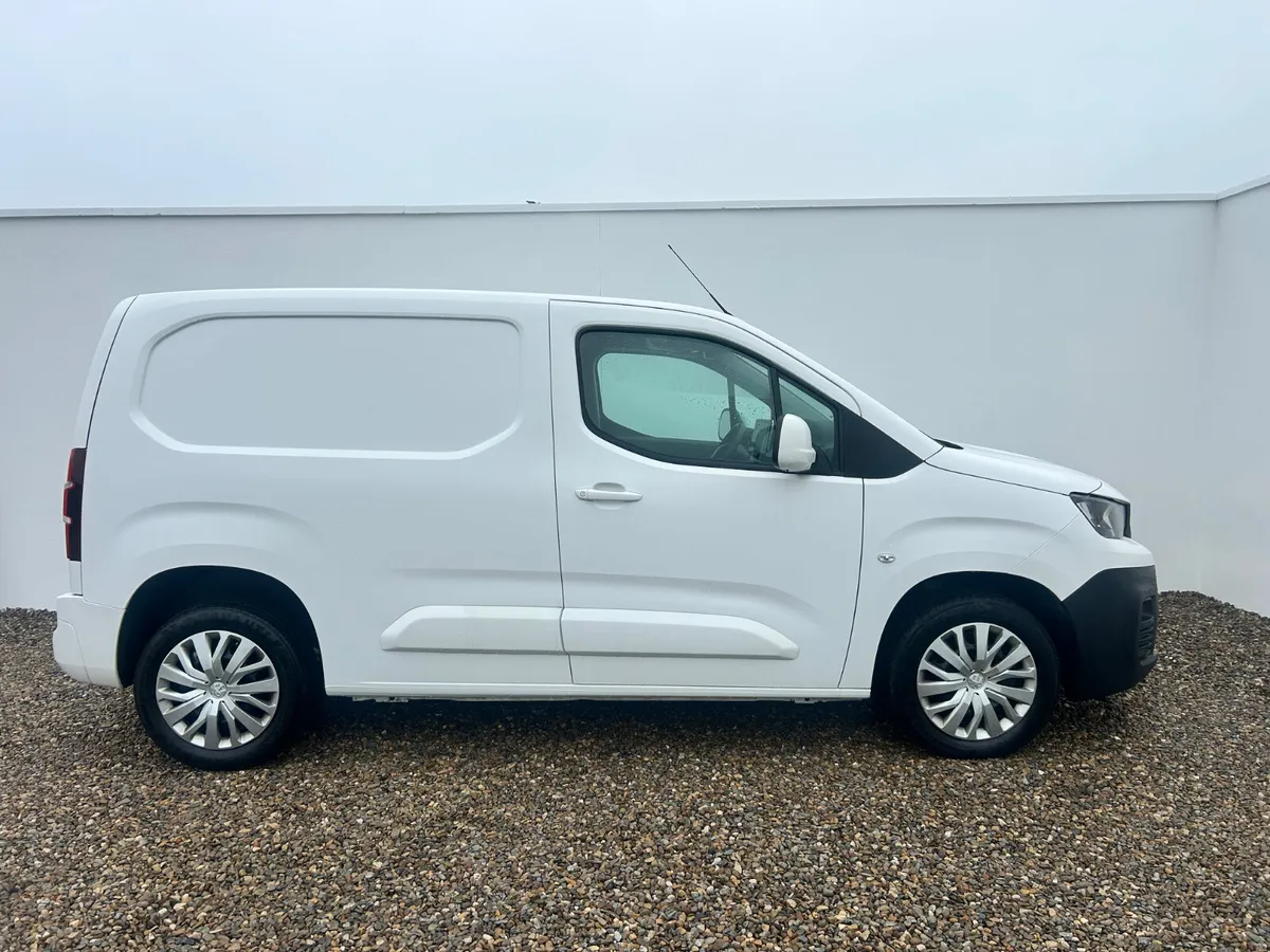 Peugeot Partner Professional Model *As new Conditi - Image 4