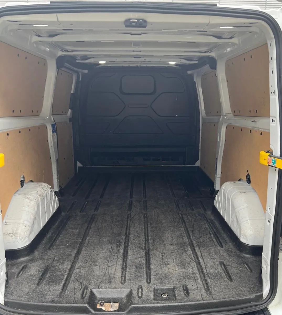 2022 Custom  170bhp Automatic Limited Edition - Image 2