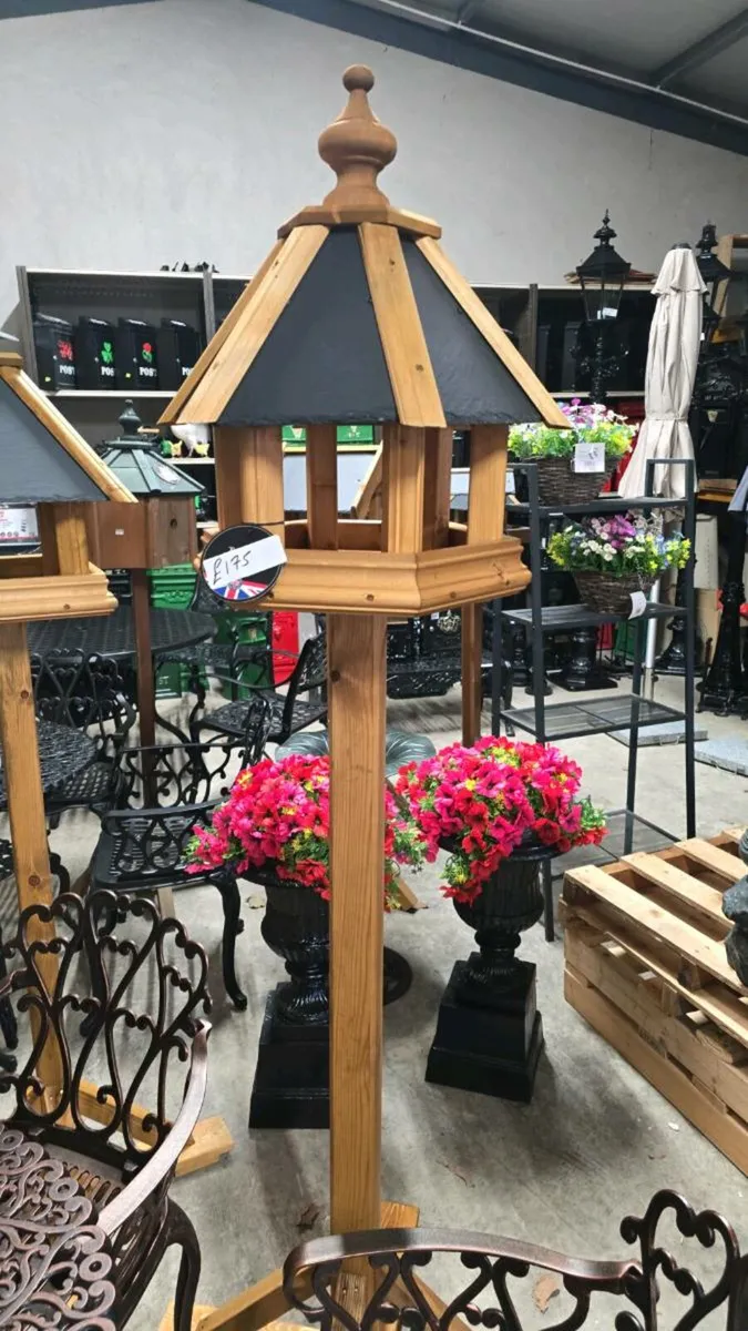 Large dove cote bird tables - Image 4