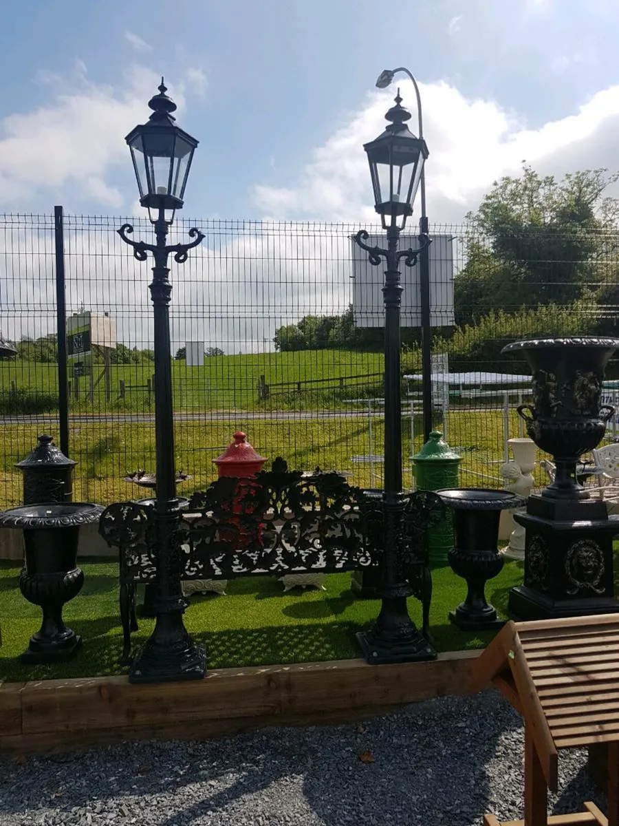 New Cast aluminium garden lamps lights - Image 1