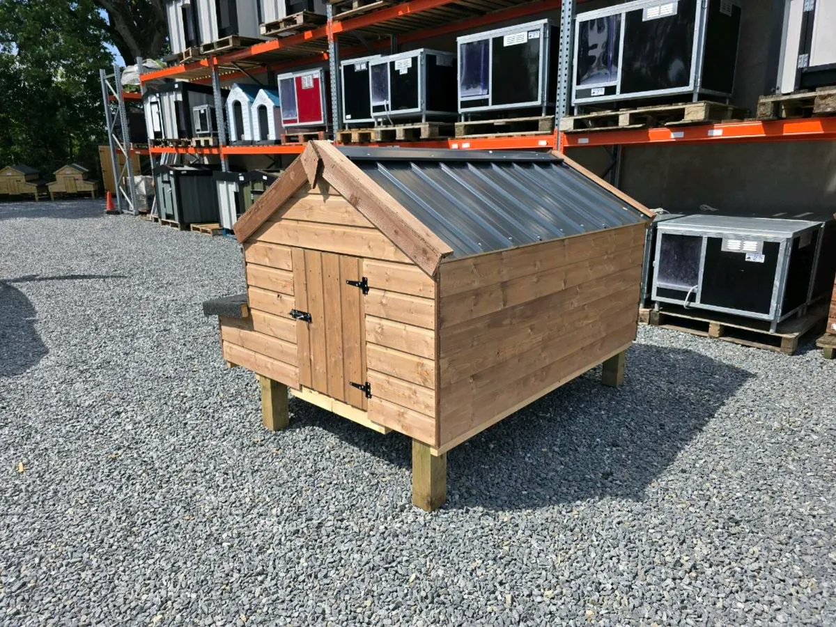 Wooden hen arks chicken coops - Image 2