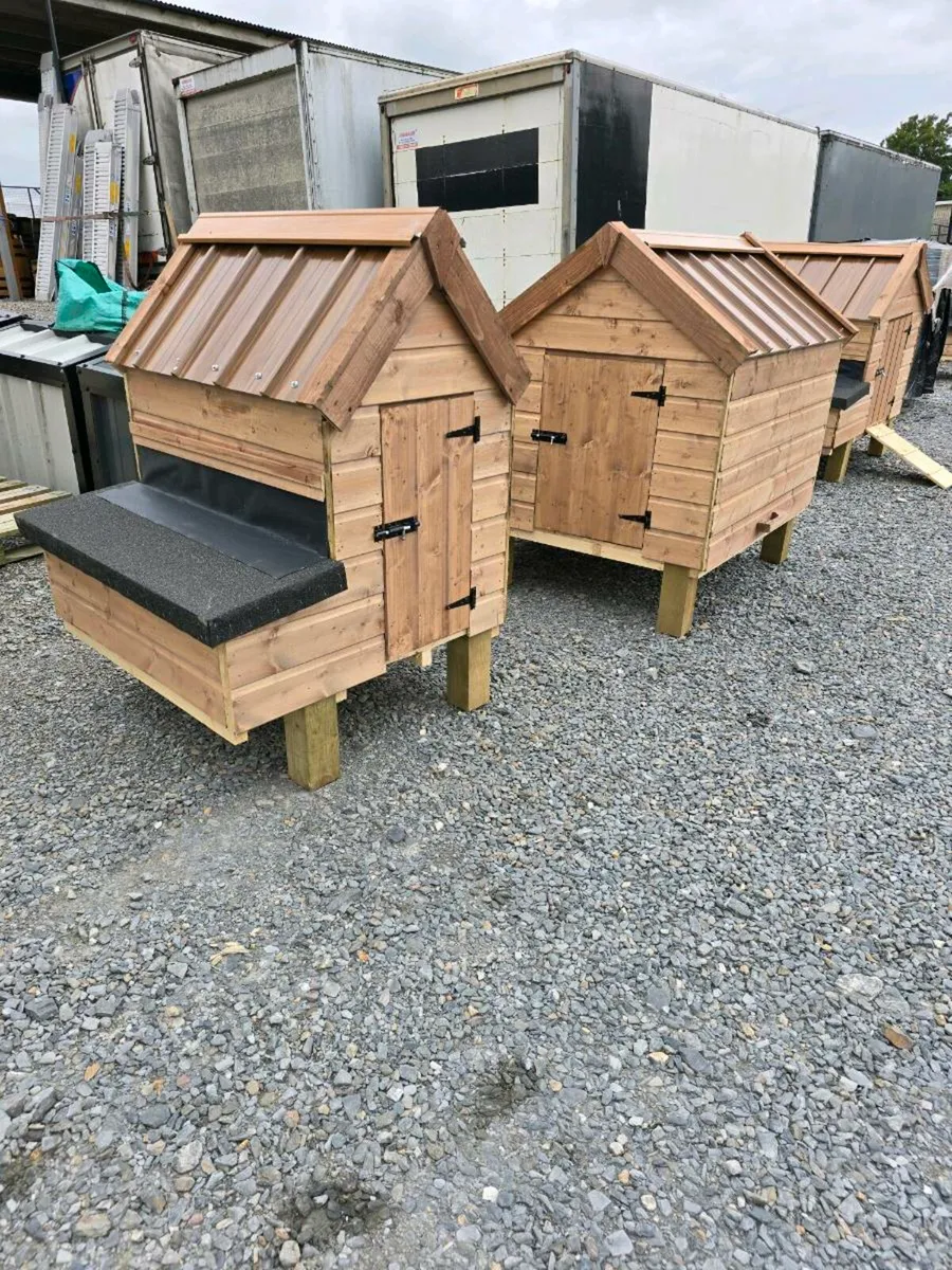 Wooden hen arks chicken coops - Image 4