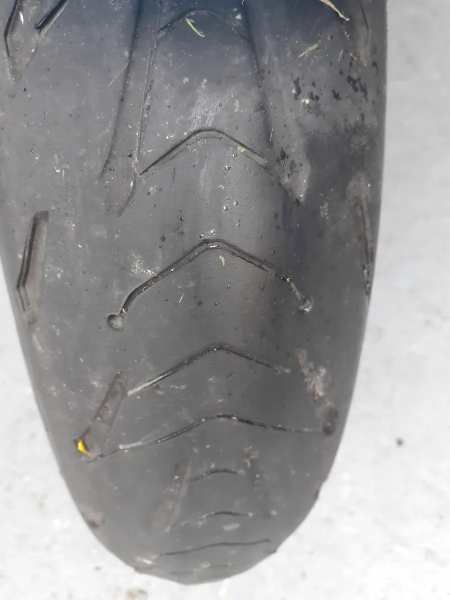 Kawasaki  ZR- 7 - Image 2