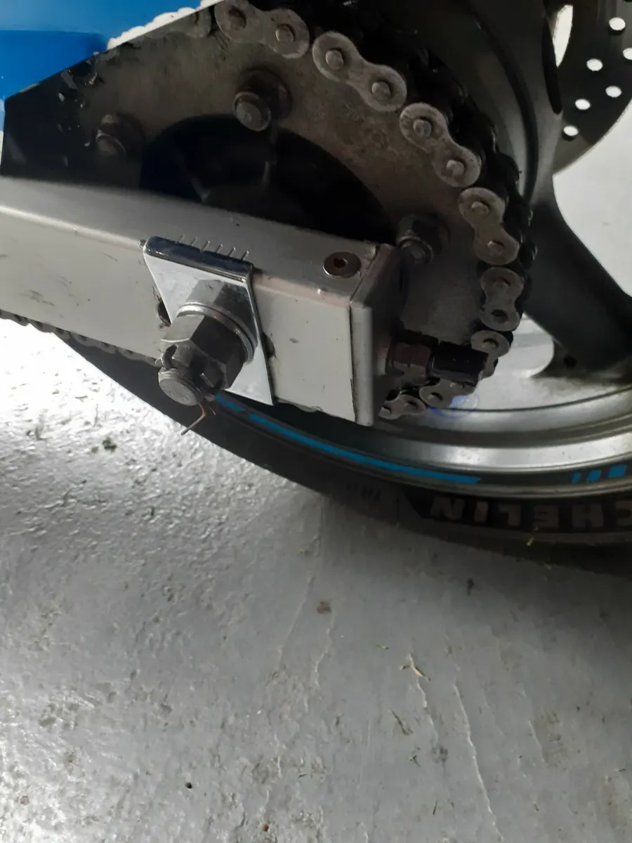 Kawasaki  ZR- 7 - Image 4