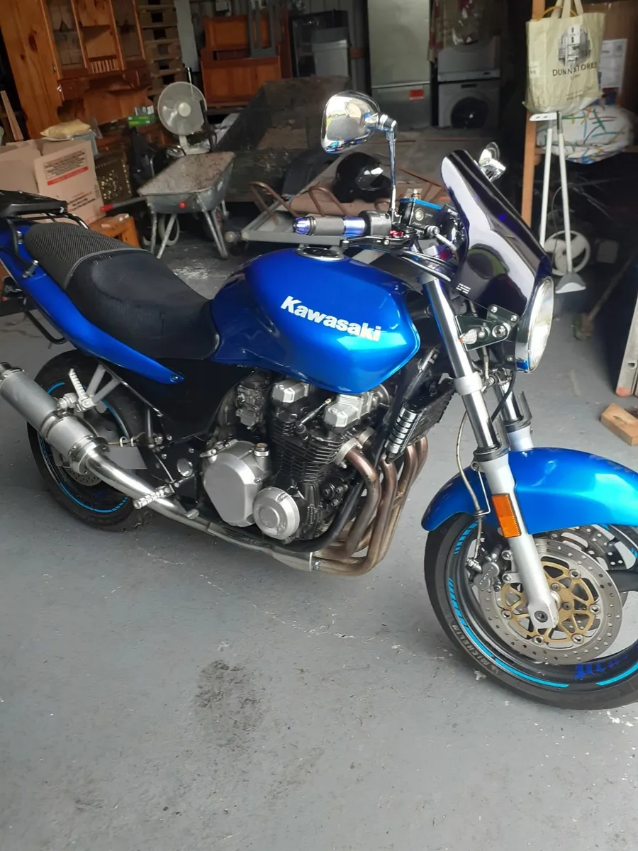 Kawasaki  ZR- 7 - Image 1