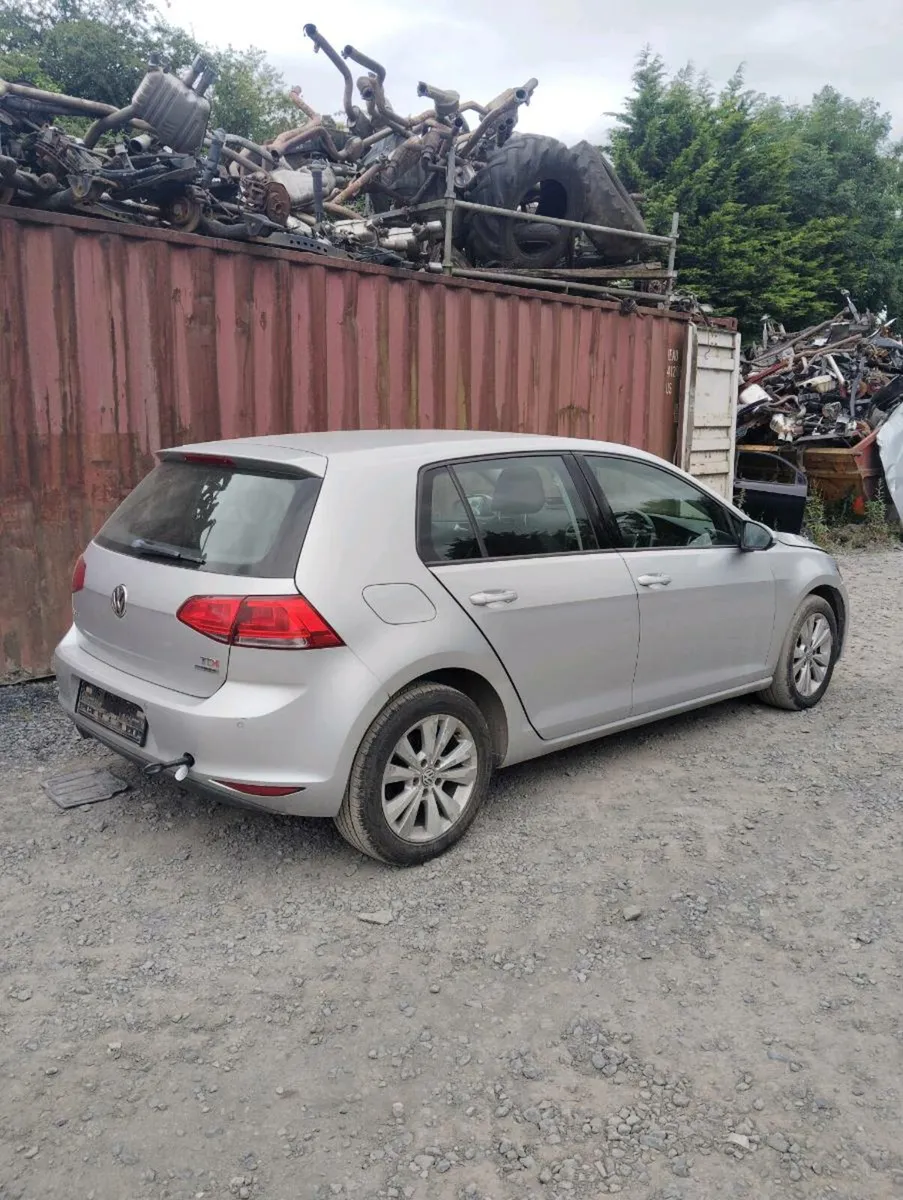 Breaking VW golf Mk7 1.6tdi clha 2015 - Image 2