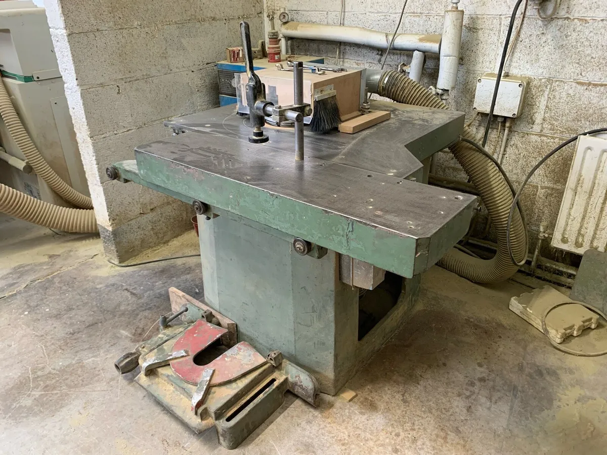 Spindle moulder with sliding carriage - Image 1