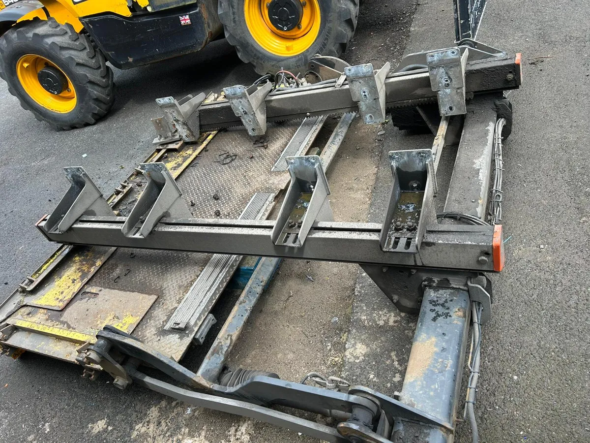 2018 Dhollandia DHSKS.20 1.5 Tonne Tail Lift - Image 3