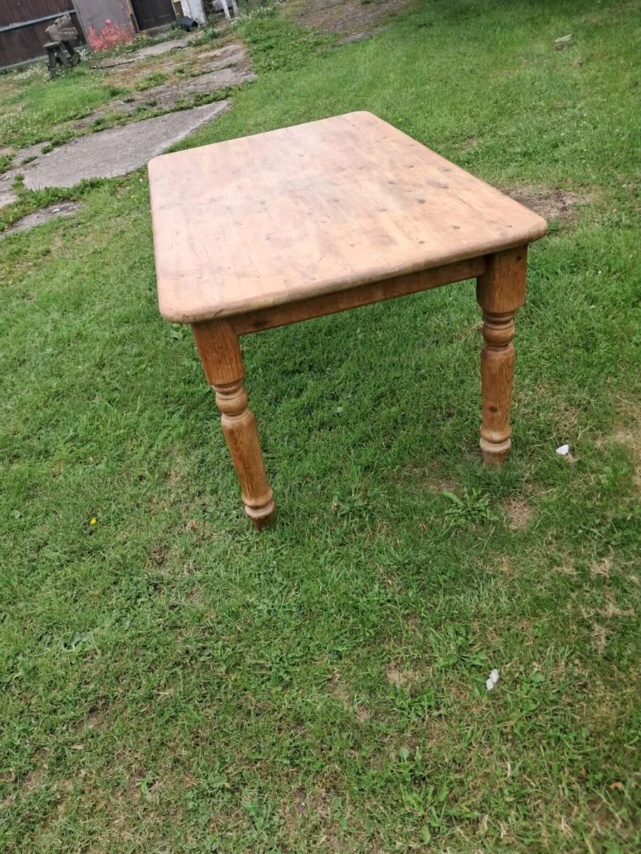 Rustic pine table - Image 3