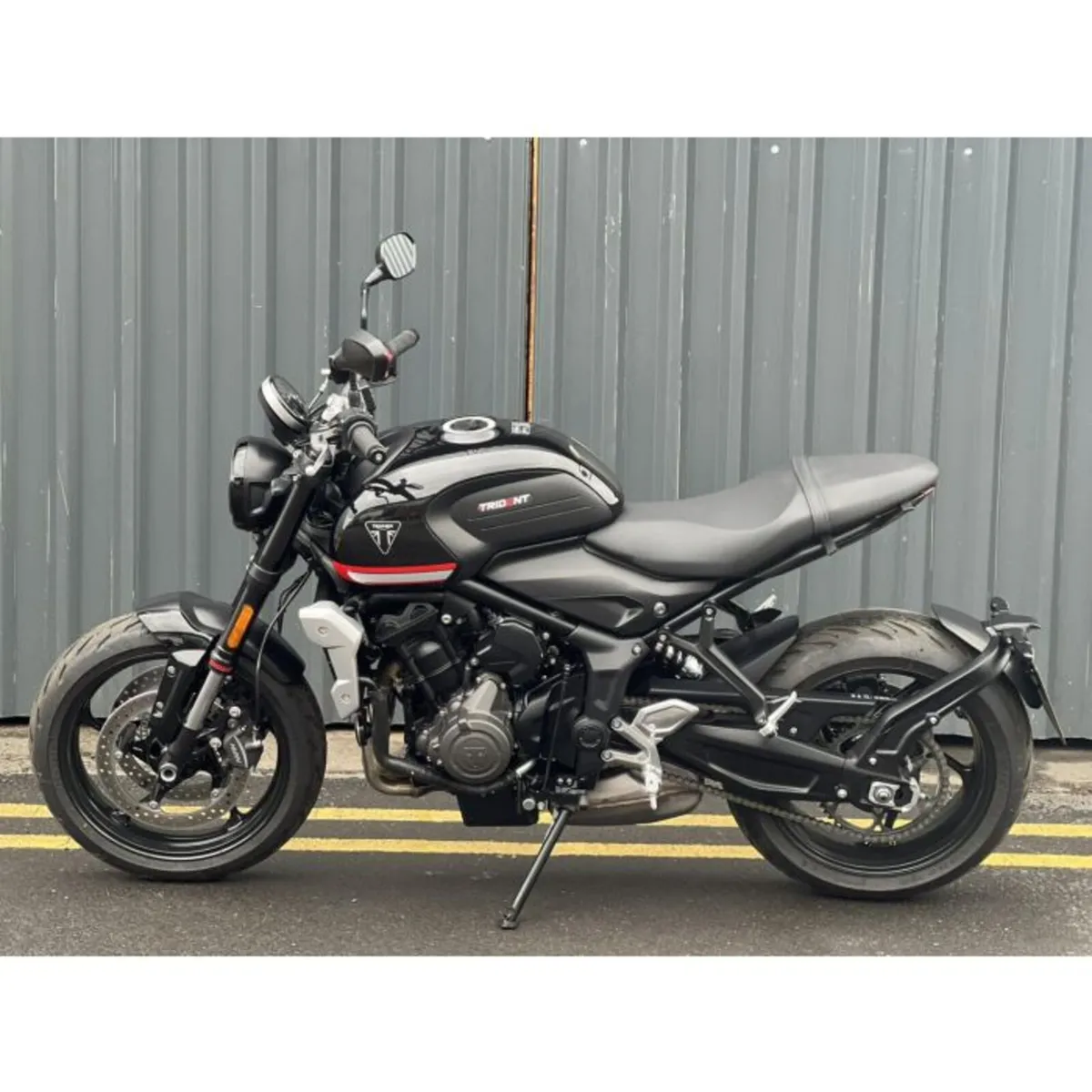 2024 Triumph Trident 660 - Image 4