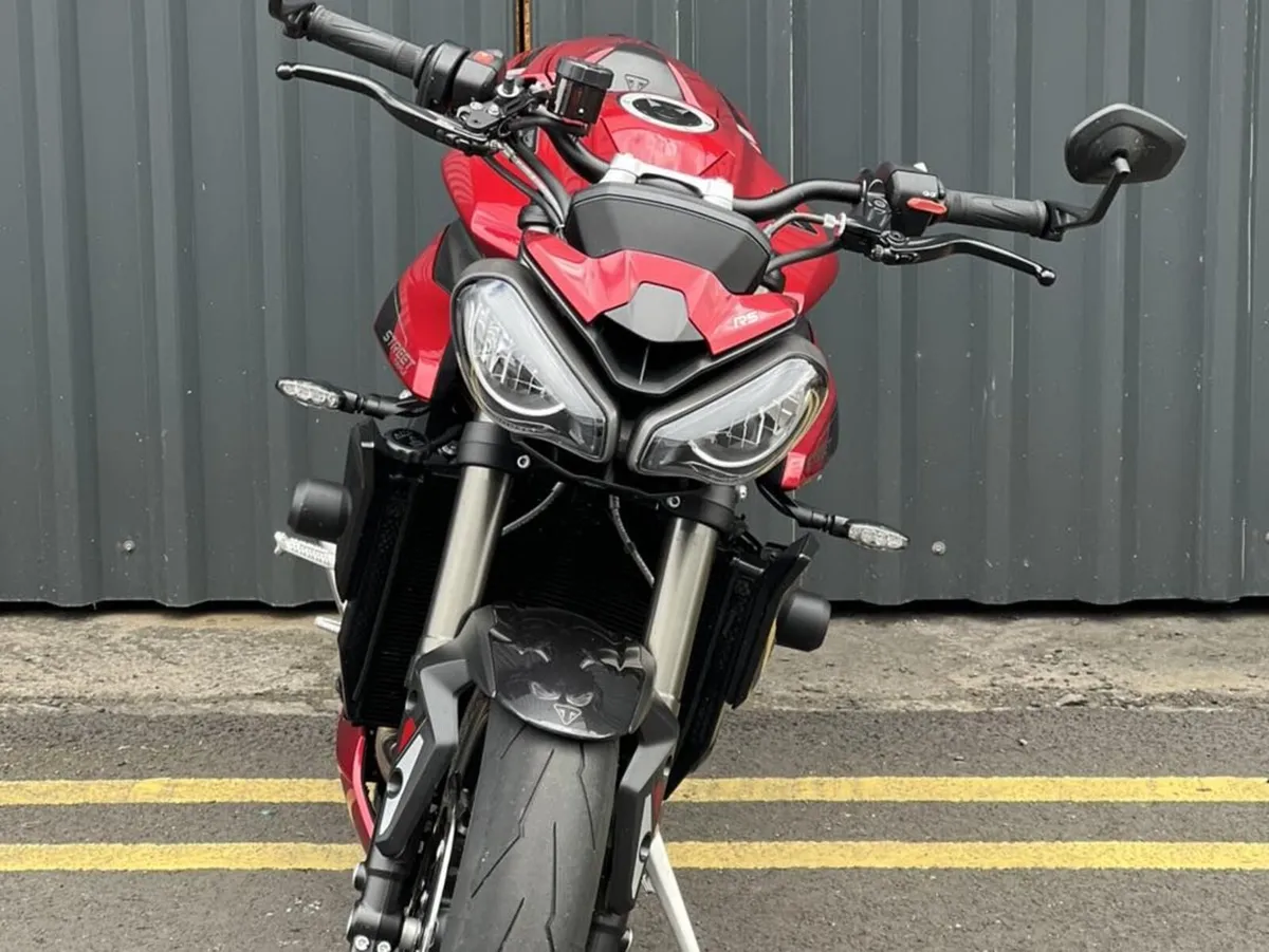 2024 Triumph Street Triple 765RS – Carnival Red - Image 2