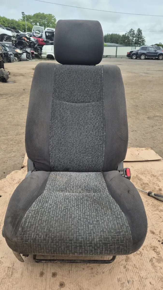 2008 TOYOTA LANDCRUISER FR SEAT - Image 1