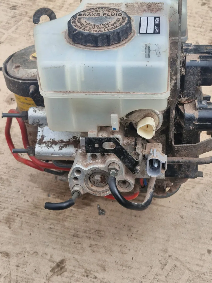 TOYOTA LANDCRUISER LC5 ABS PUMP - Image 1