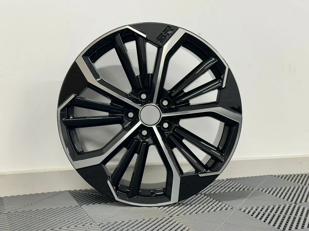 19" Altima Alloys 5x114.3 Hyundai kia Qashqai - Image 2