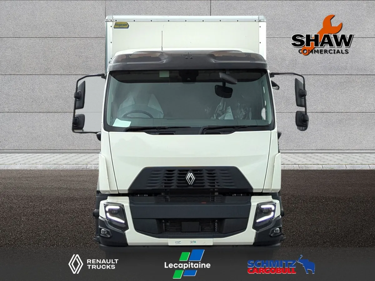 Renault D wide 18T with 30ft Fitzgerald body - Image 3