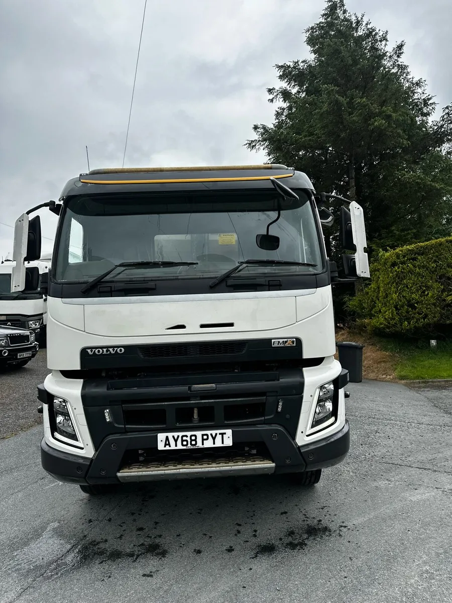2018 Volvo FMX - Image 2