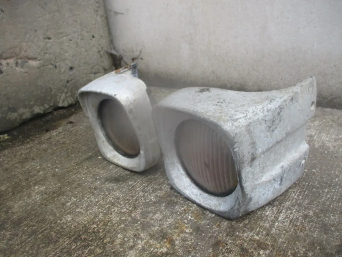 Original Massey Ferguson Butler Lights - Image 2