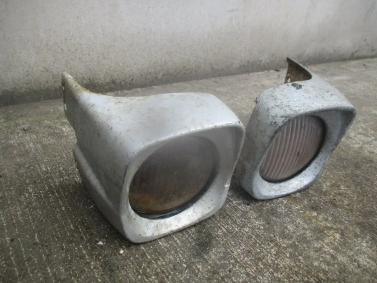 Original Massey Ferguson Butler Lights - Image 2