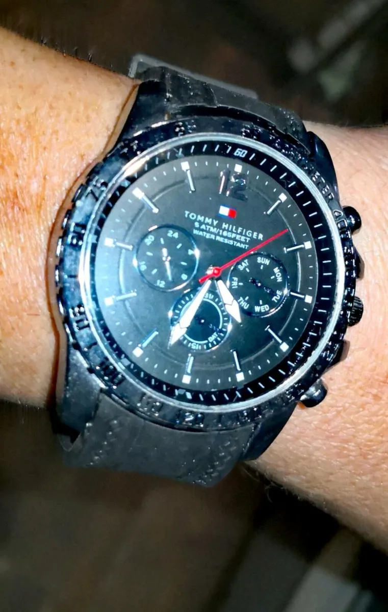 Tommy Hilfiger watch with silicone strap - Image 2