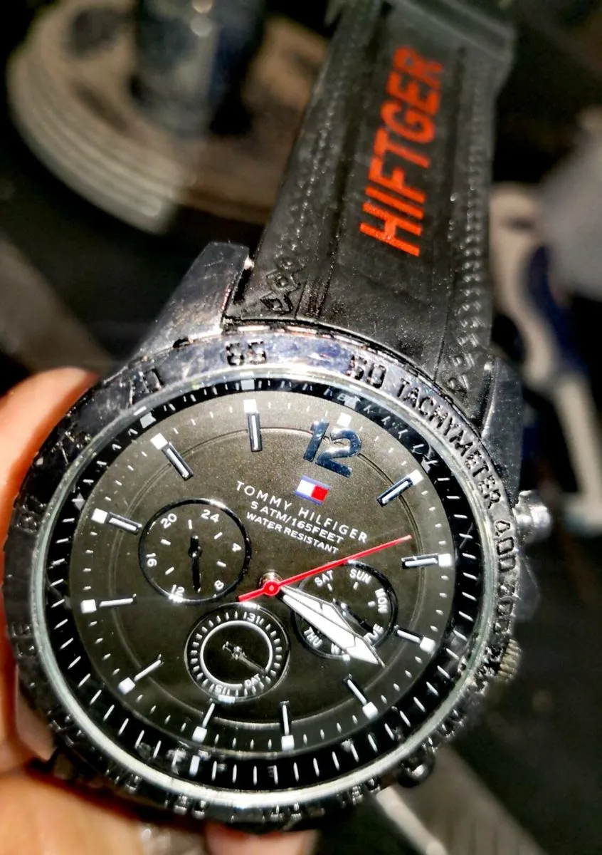 Tommy Hilfiger watch with silicone strap - Image 3