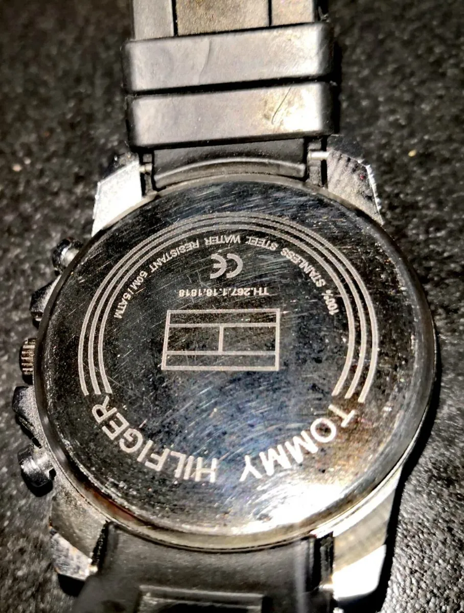 Tommy Hilfiger watch with silicone strap - Image 4