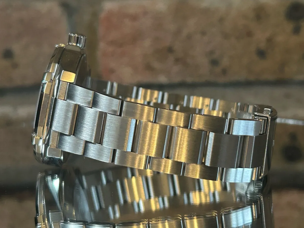 TAG Heuer Aquaracer - Mens Wristwatch - Image 2