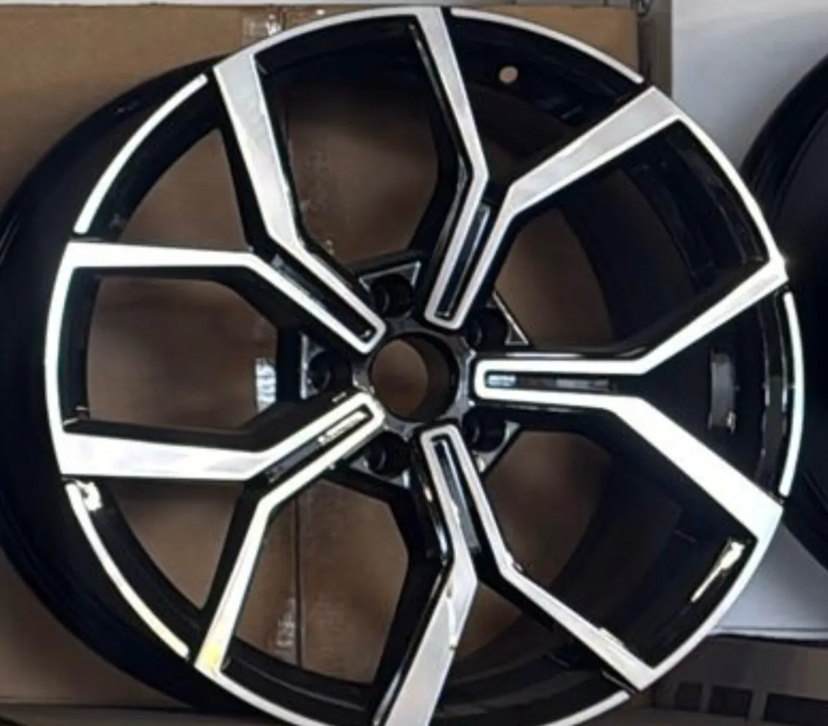 18” black / polished Passat golf 5x112