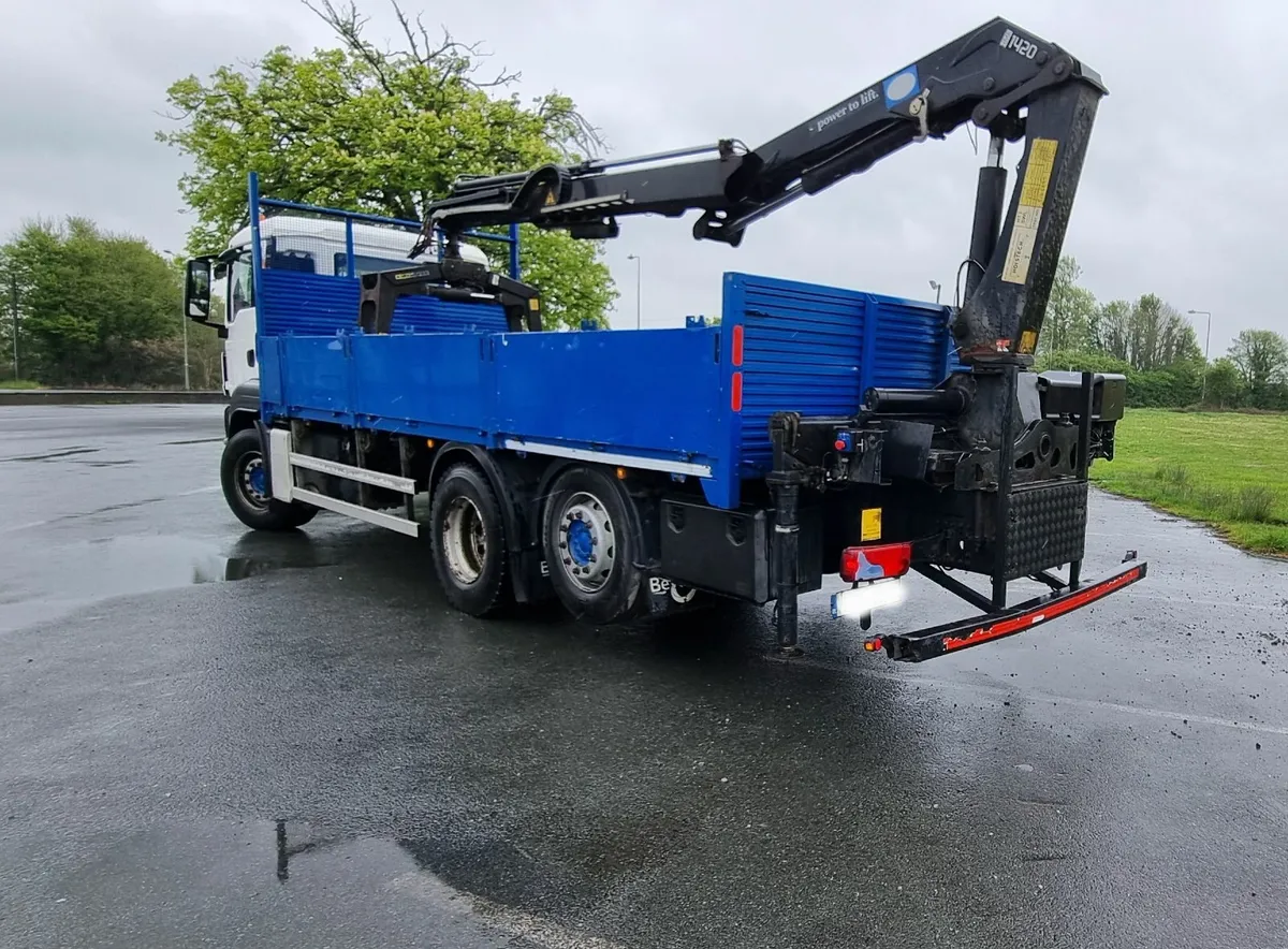 Man 26 Ton Truck with Crane - Image 3