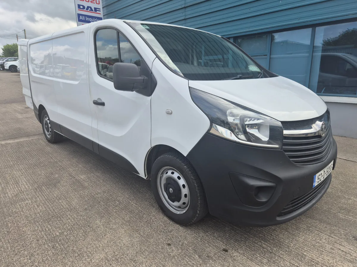 2015 VAUXHALL VIVARO - Image 1