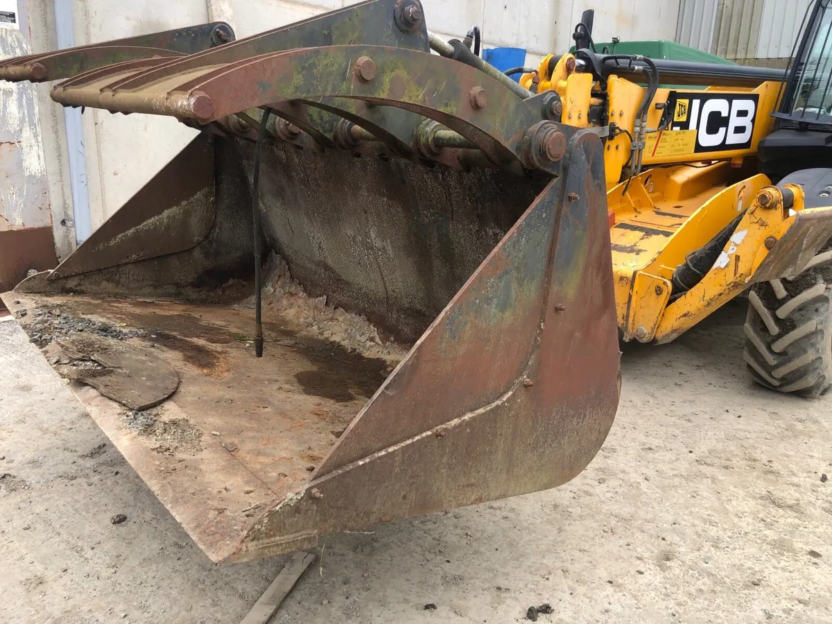 Construction equipment - Image 3