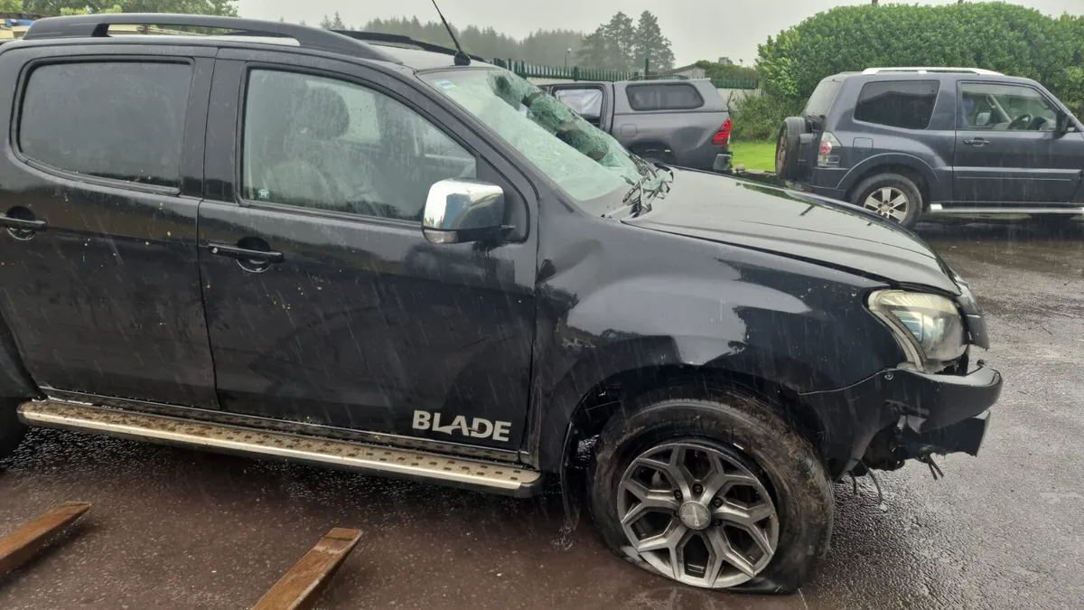 2015 ISUZU DMAX 2.5 4JK1 TWIN TURBO - Image 2