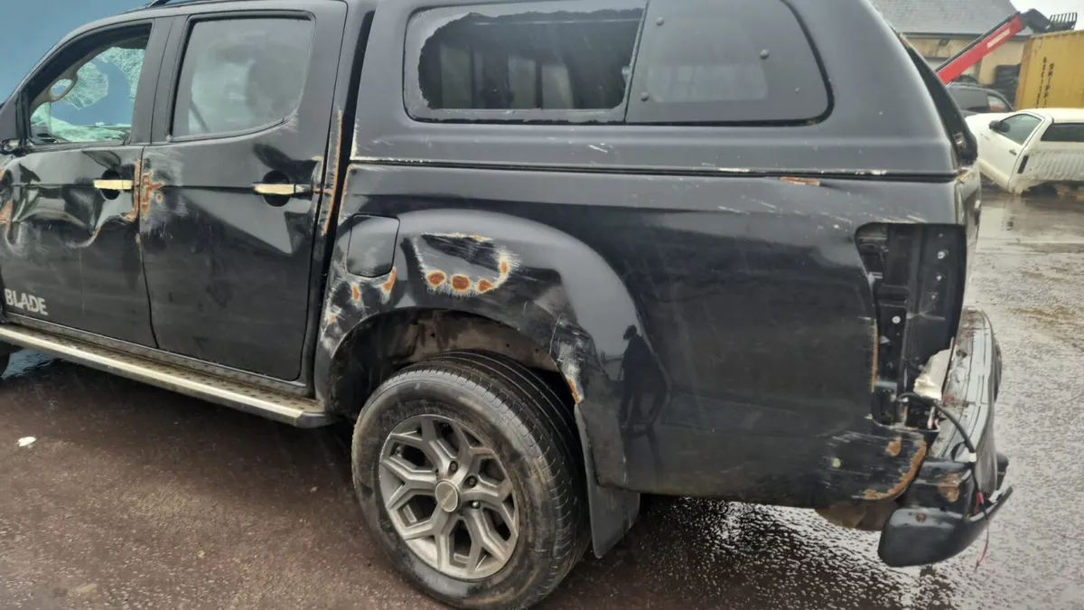 2015 ISUZU DMAX 2.5 4JK1 TWIN TURBO - Image 3