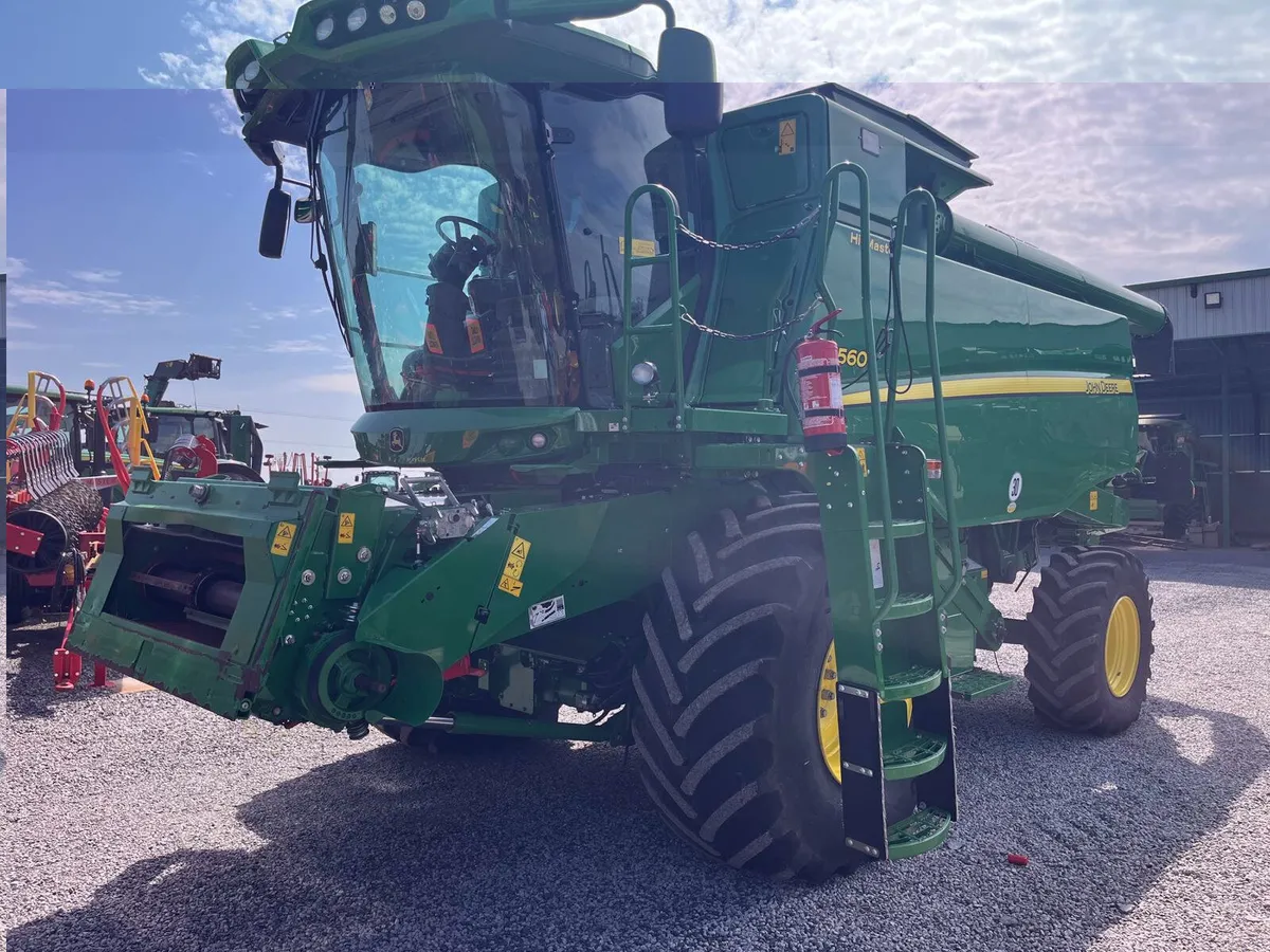 2020 John Deere T560 Hillmaster - Image 2