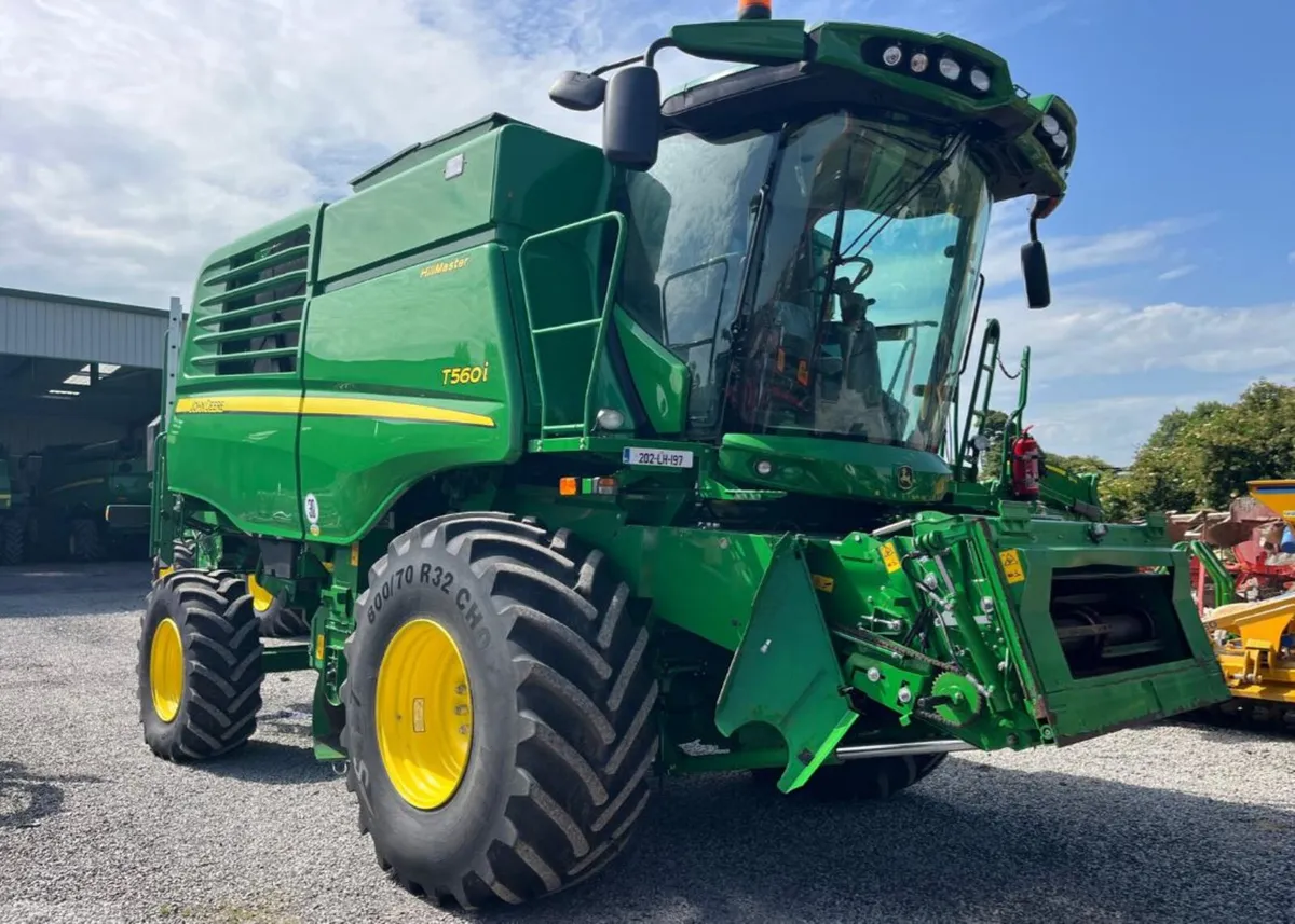 2020 John Deere T560 Hillmaster - Image 1