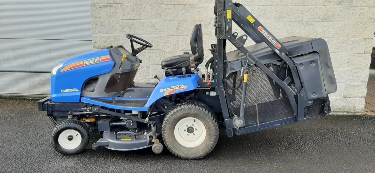 ISEKI SXG323 48" Hi-Tip Professional Diesel Mower - Image 3