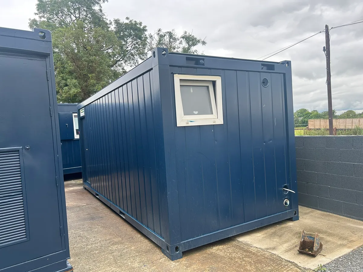 Toilet block - Image 2