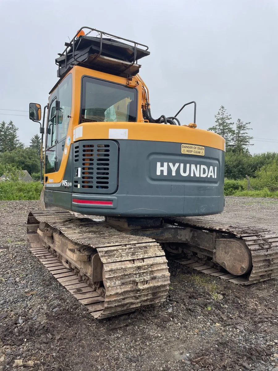 Hyundai excavator - Image 1